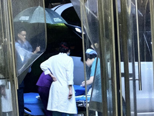 雨夜急产 分秒必争——天府急诊多学科联动车内紧急分娩救治纪实